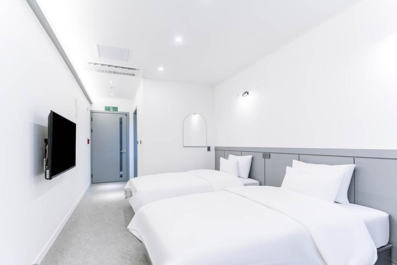 Pyeongtaek Godeok Rich Stay Hotel Экстерьер фото