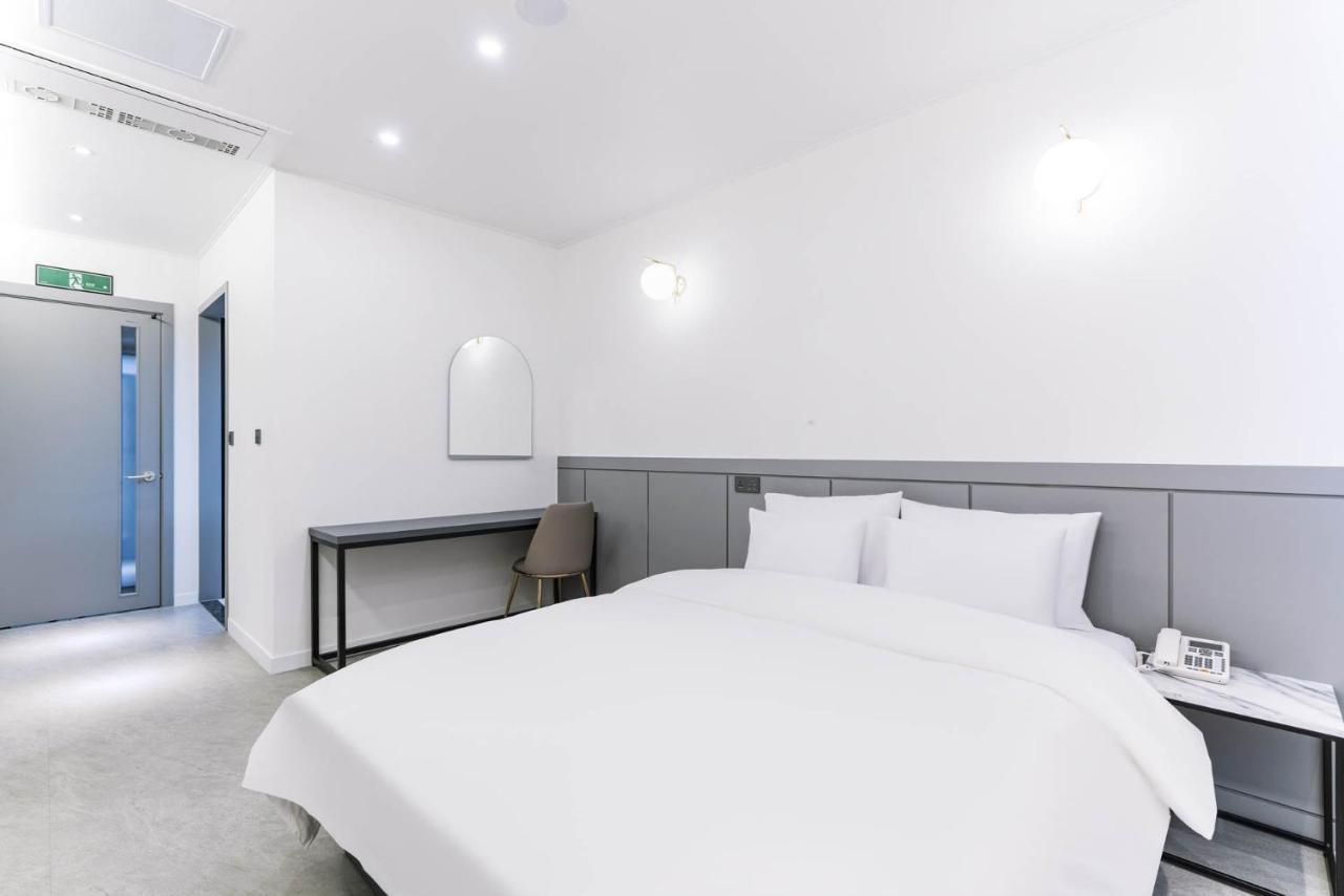 Pyeongtaek Godeok Rich Stay Hotel Экстерьер фото